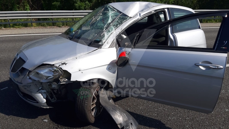 COLLEGNO - Pauroso incidente in tangenziale: tre auto coinvolte, una ragazza ferita