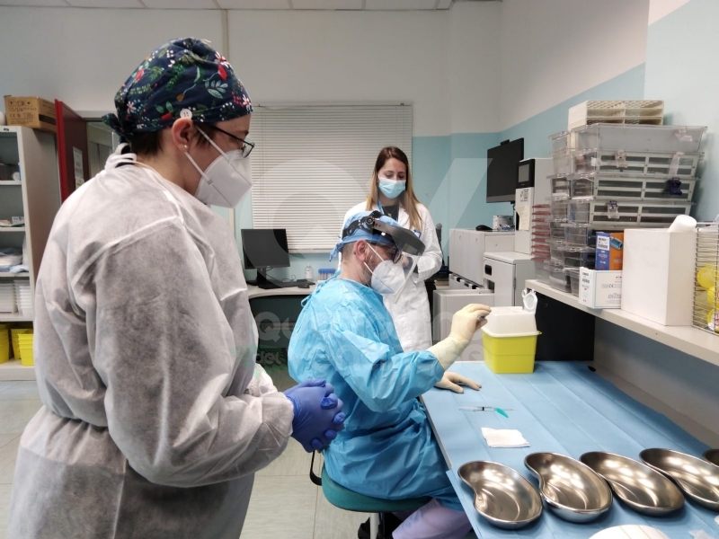 RIVOLI-COLLEGNO - Siamo tutti Silla Bovo: a 100 anni si vaccina per dire «stop» al Covid - FOTO