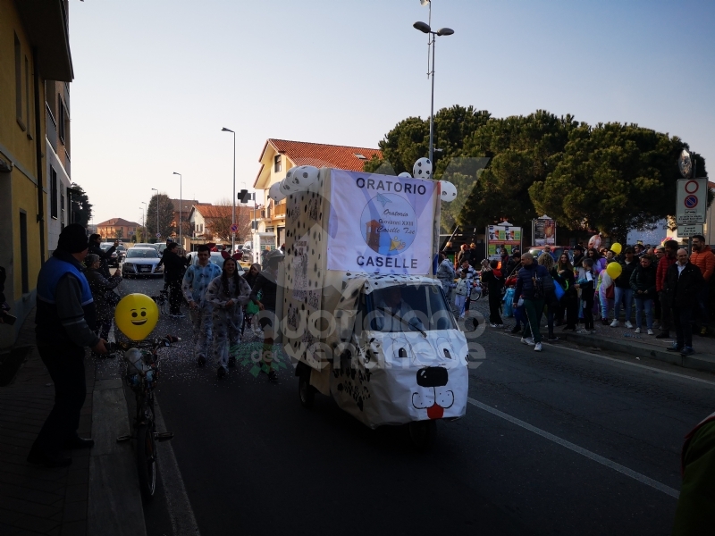 CASELLE - Grande festa in città per il «Carnevale Casellese» - FOTO