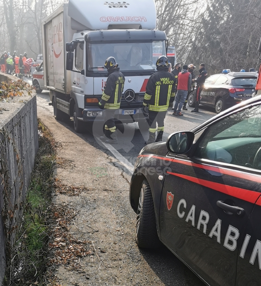 INCIDENTE A FIANO - Scontro fra un furgone e un camion: due feriti, uno grave - FOTO