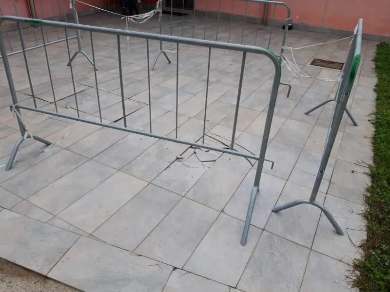 VENARIA - Caldaia rotta alla materna Gallo Praile: la protesta dei genitori - FOTO