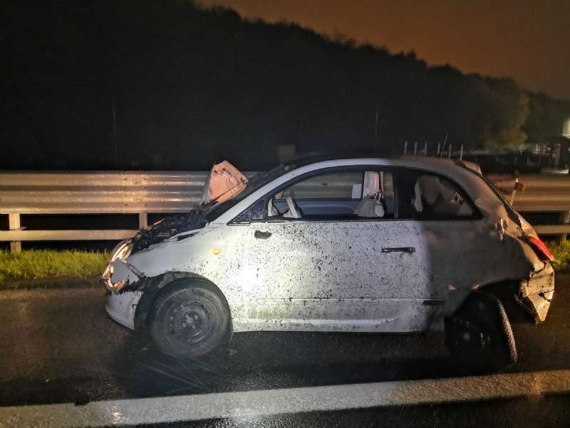 RIVOLI - Si schianta con l'auto in tangenziale: a 21 anni era completamente ubriaco