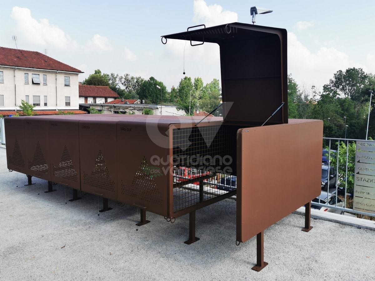 VENARIA - Inaugurati al Movicentro i «bike box», per evitare i furti delle biciclette - FOTO