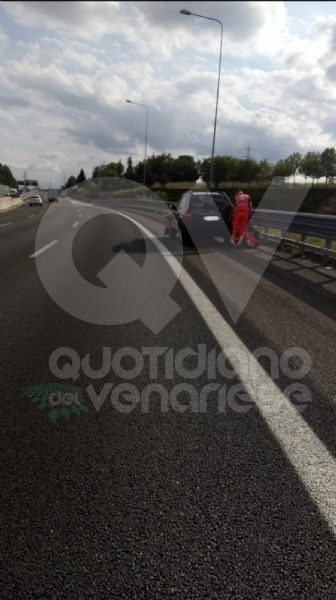 RIVOLI - Scontro fra tre auto in tangenziale: due feriti e 12 chilometri di coda