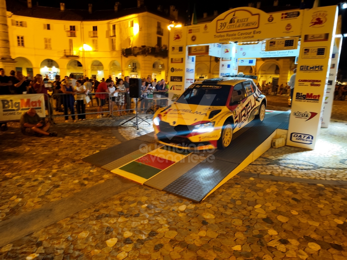 VENARIA - In Città la magia del Rally: tantissimi i curiosi e gli appassionati - FOTO
