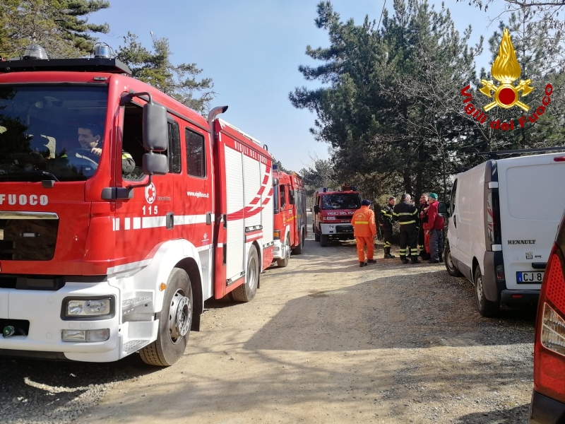 VAL DELLA TORRE - Incendio in Borgata Moschette: pompieri ancora a lavoro