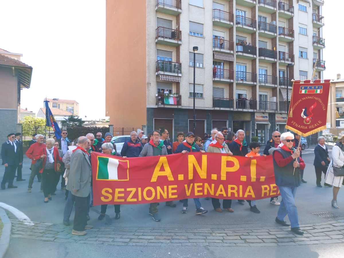 VENARIA - 25 APRILE: Bambini protagonisti alle celebrazioni per la Liberazione - FOTO