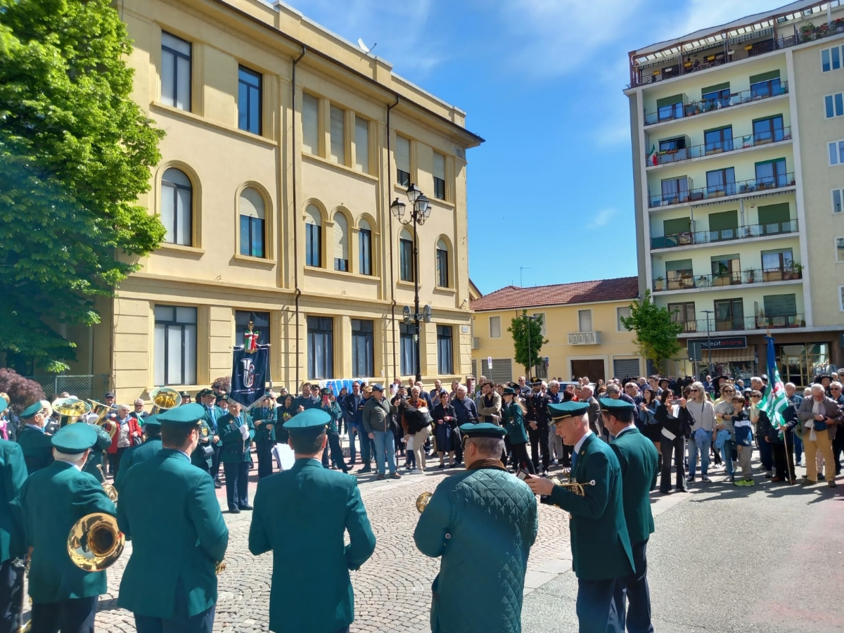 VENARIA - 25 APRILE: Bambini protagonisti alle celebrazioni per la Liberazione - FOTO