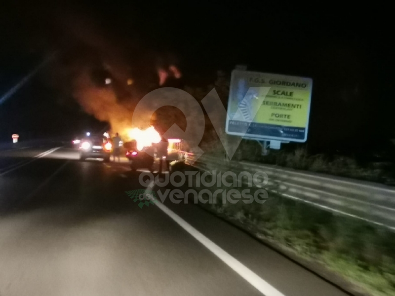 CASELLE - Auto a fuoco mentre percorreva la ex statale