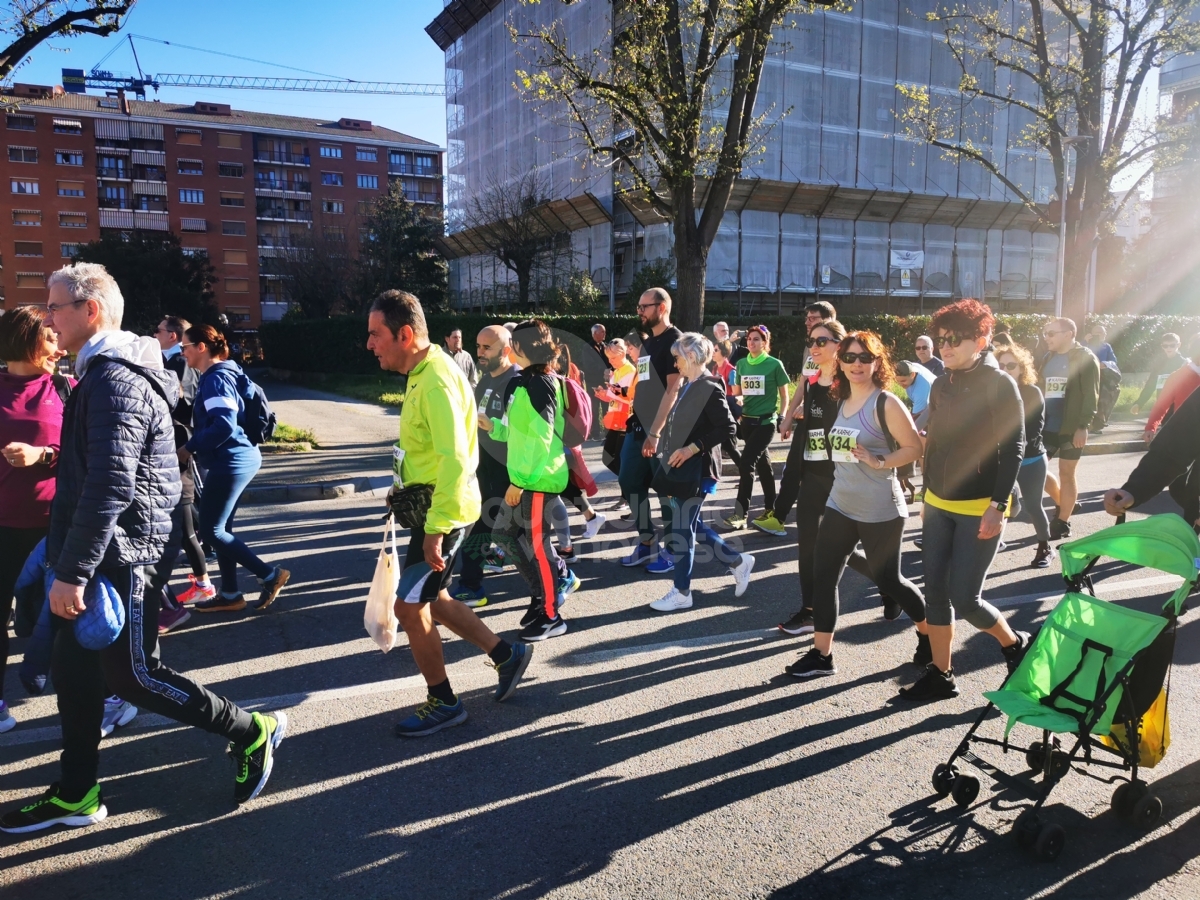 VENARIA - Una marea di gente per la «StraVenaria» e la «21 Reale» - FOTO E VIDEO