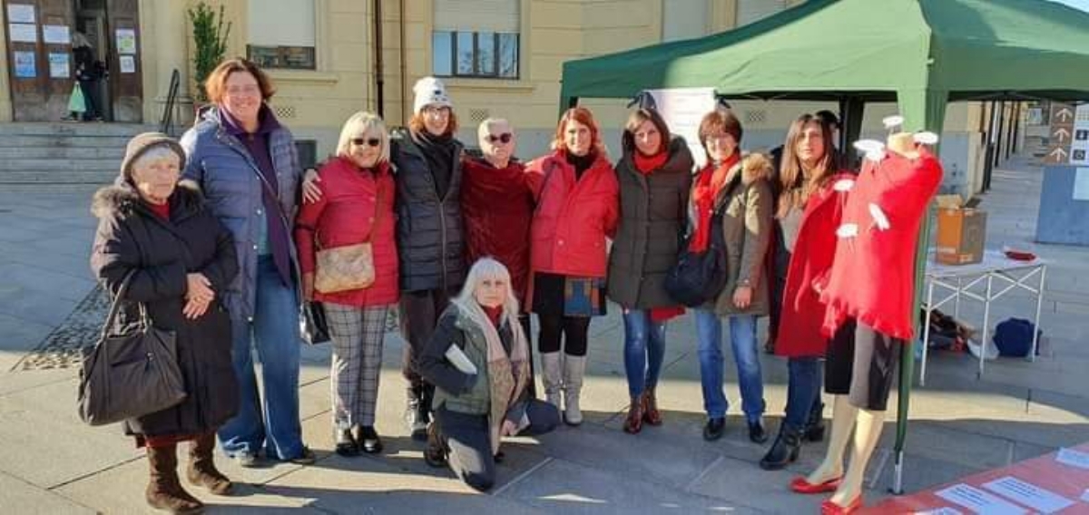 VENARIA - La città grida il suo «no» alla violenza contro le donne - FOTO