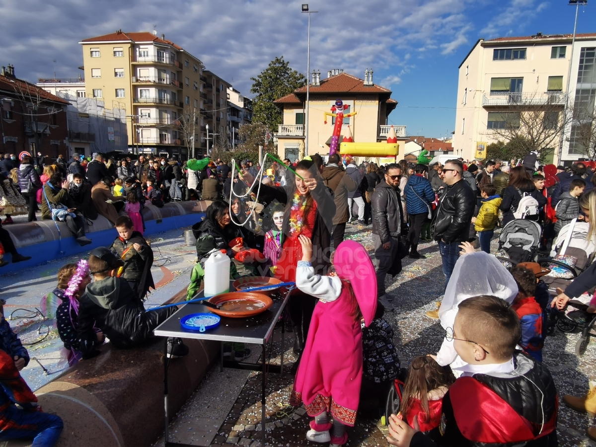 VENARIA - Colori, allegria, musica. Ma il Real Carnevale non dimentica l'Ucraina - FOTO