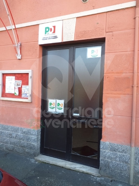 VENARIA - Natale amaro in casa Pd: vandalizzata la sede di via Palestro