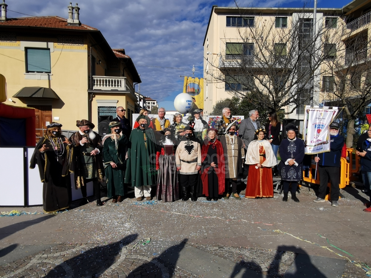 VENARIA - Colori, allegria, musica. Ma il Real Carnevale non dimentica l'Ucraina - FOTO