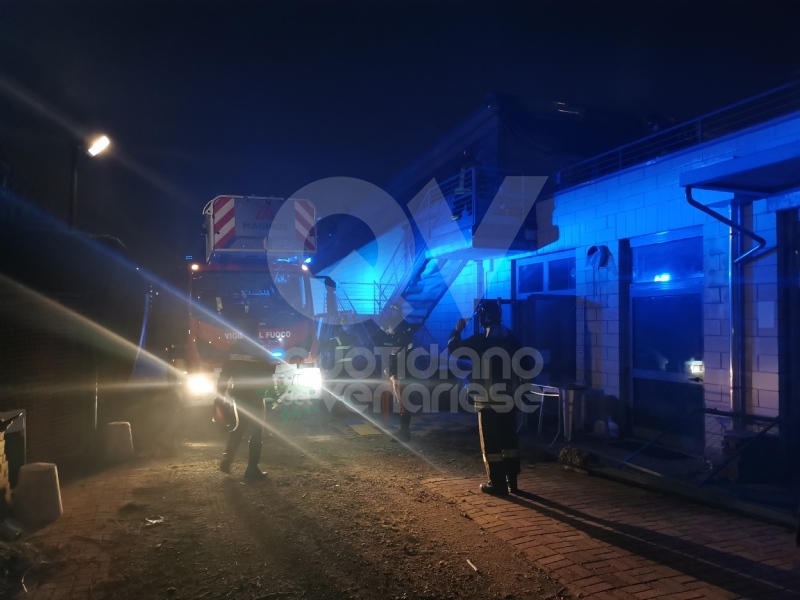 VENARIA - Incendio in piscina: a fuoco un quadro elettrico