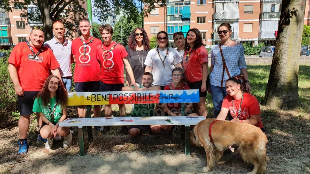 VENARIA - Panchine rimesse a nuovo al parco Magellano di Altessano grazie al Gruppo Scout Venaria Reale 1 - FOTO