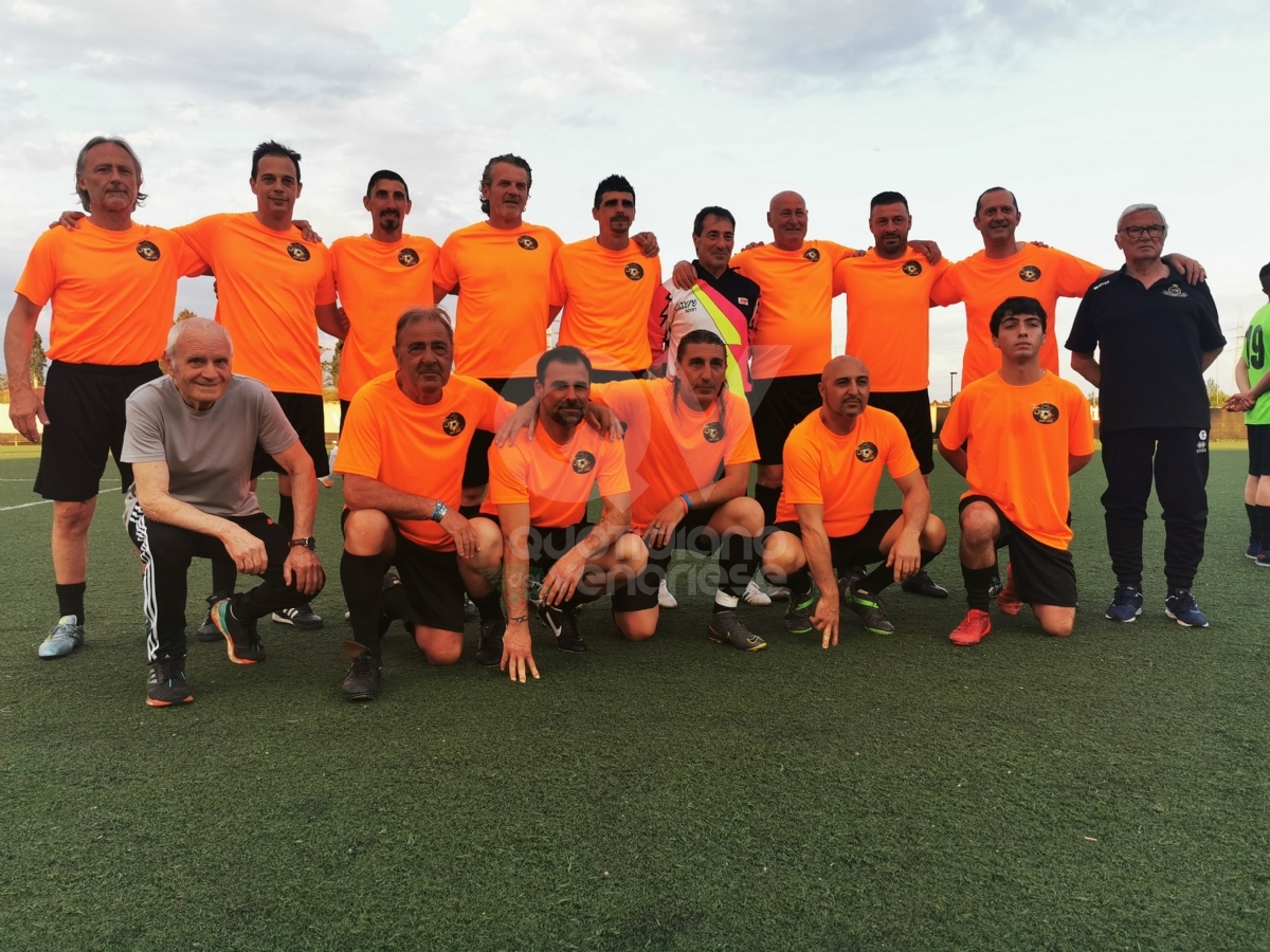 VENARIA - Memorial Pavanello, 4-4 fra Vecchie Glorie e Amministratori: ma vince la solidarietà - FOTO