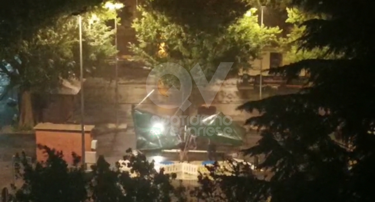 VIOLENTA GRANDINATA - In tutta la zona: chicchi enormi e forte vento. Danni alle auto - FOTO