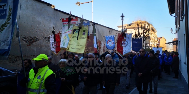 BORGARO - Più di mille persone per l'estremo saluto all'ex sindaco Vincenzo Barrea - FOTO