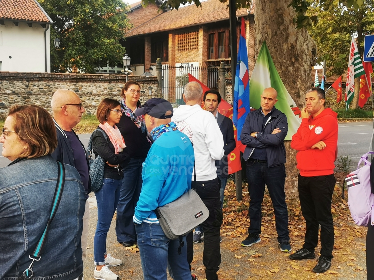 VENARIA - Sciopero alla Magneti Marelli: «preoccupati per il futuro e per i posti di lavoro» - FOTO