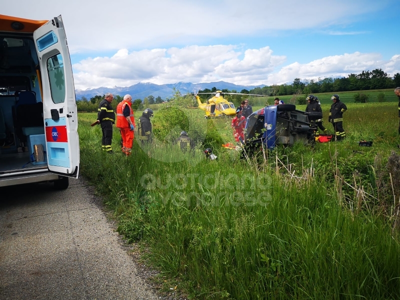 ROBASSOMERO-DRUENTO - Auto si ribalta lungo la Direttissima: due persone ferite - FOTO