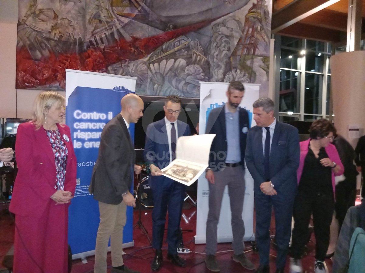 VENARIA - «Venaria Reale Charity Dinner»: 12mila euro alla Fondazione piemontese per la ricerca sul cancro - FOTO