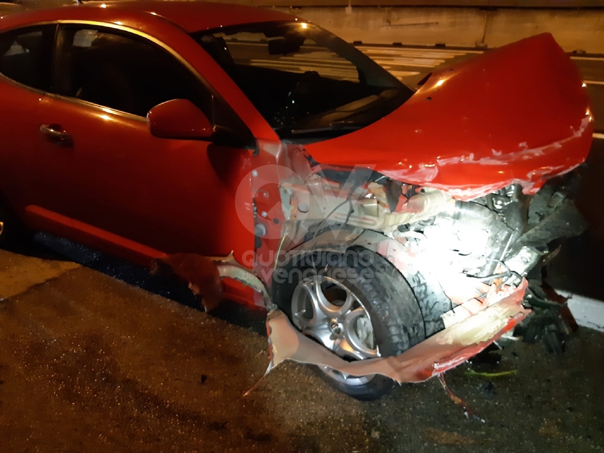 TORINO-COLLEGNO-VENARIA-RIVOLI - Notte di incidenti: due 32enni di Venaria feriti. Illeso un 24enne di Rivoli - FOTO