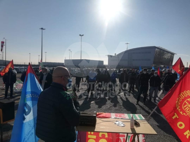 CASELLE-RIVOLI-GRUGLIASCO - Sciopero metalmeccanici, elevata adesione alla Leonardo, Dana Graziano e Lear