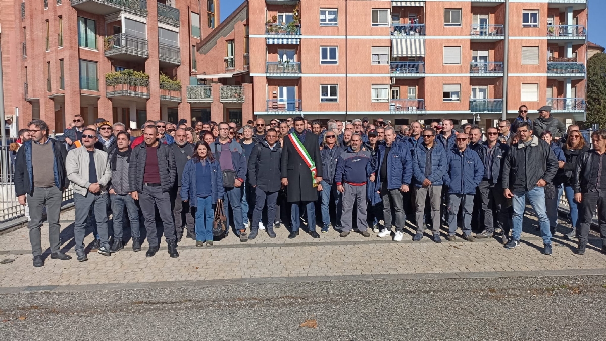 GRUGLIASCO - Scioperano gli operai della Lear - FOTO