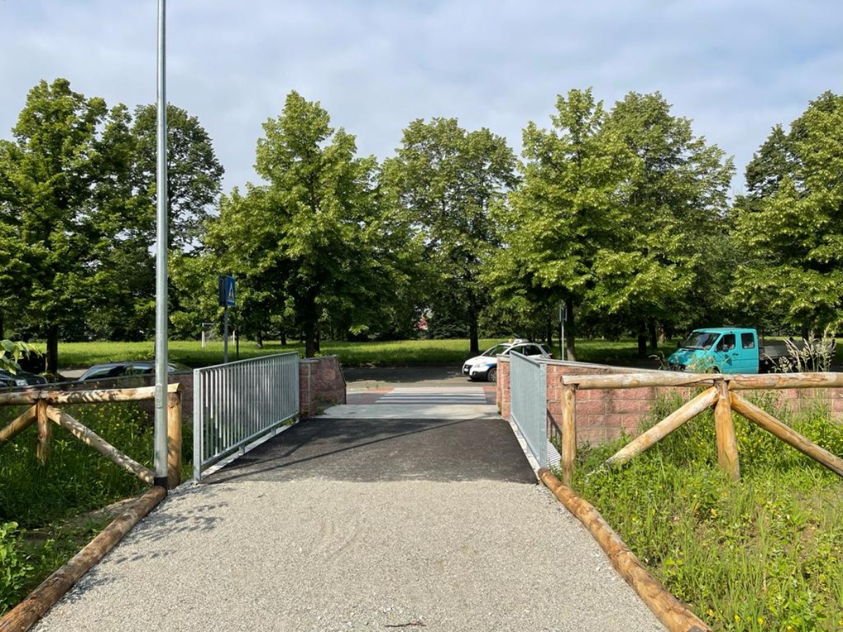 VENARIA - Nuovo look per il sottopasso Motrassino. Completata la passerella tra le vie Amati e Buozzi - FOTO