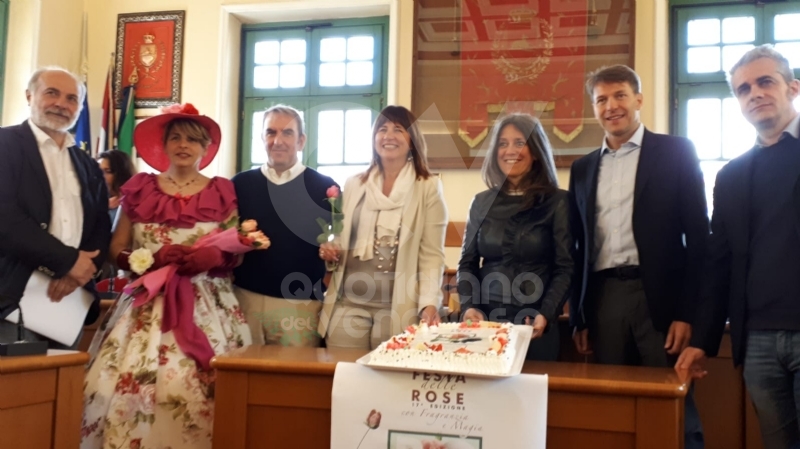 VENARIA - Tutto pronto per una «Festa delle Rose» ricca di magia