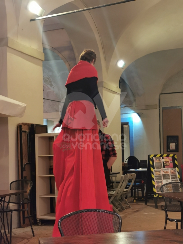 VENARIA - La «mini Notte Bianca»: musica e allegria nonostante il maltempo - FOTO