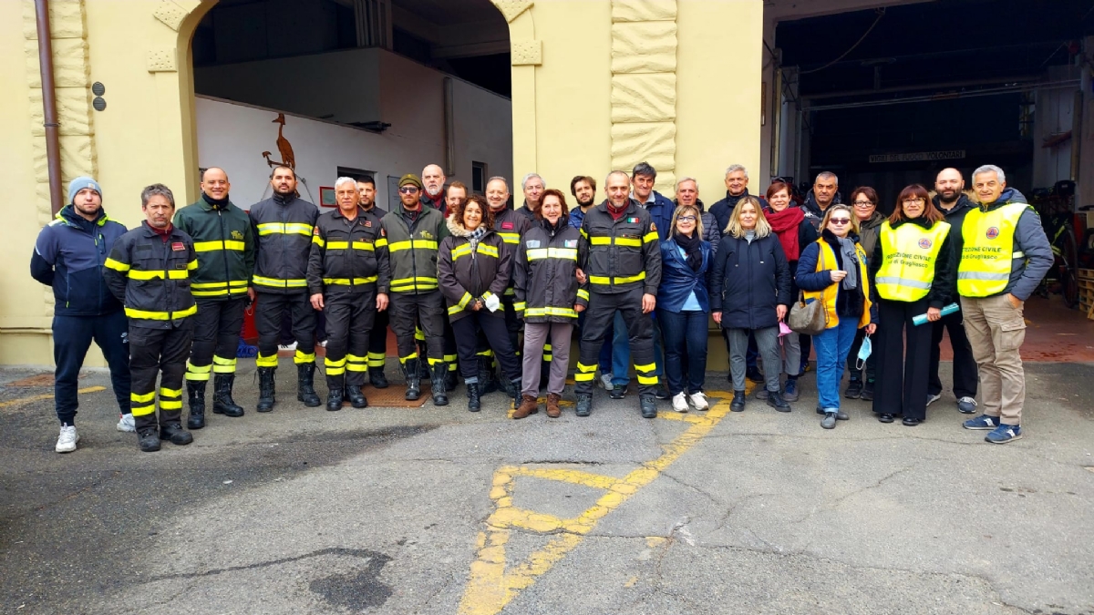 GRUGLIASCO - Partiti i furgoni dei Vigili del fuoco pieni di aiuti per la popolazione ucraina - FOTO