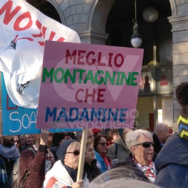 MANIFESTAZIONE NO TAV - In 70mila per esprimere la contrarietà alla Torino-Lione