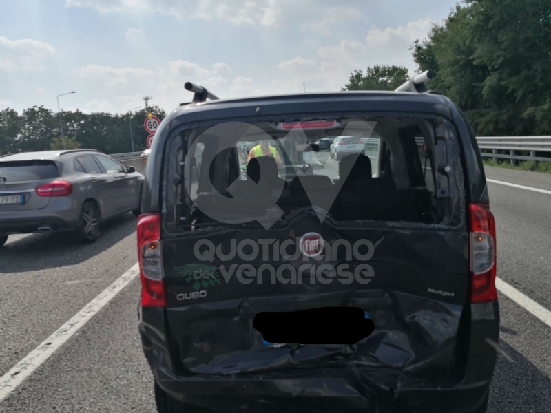 VENARIA-BORGARO - Scontro in tangenziale: tre auto coinvolte, due i feriti