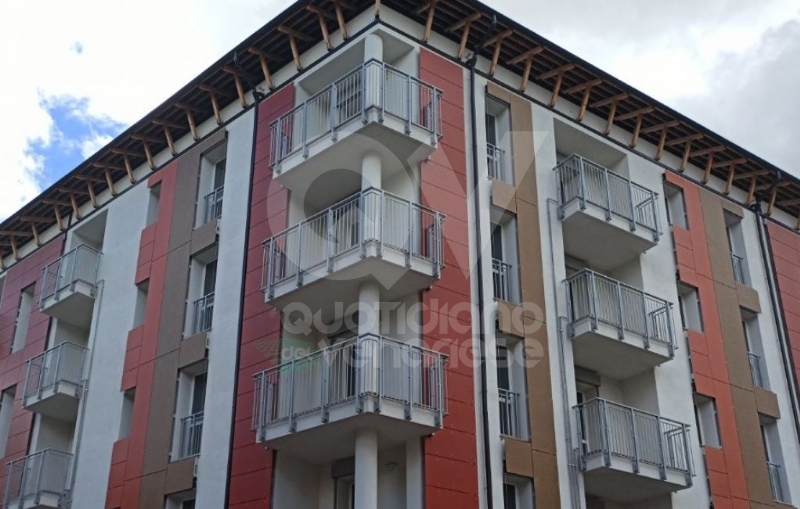 COLLEGNO - Consegnata al Comune la palazzina Atc di via Leopardi: 32 nuovi alloggi