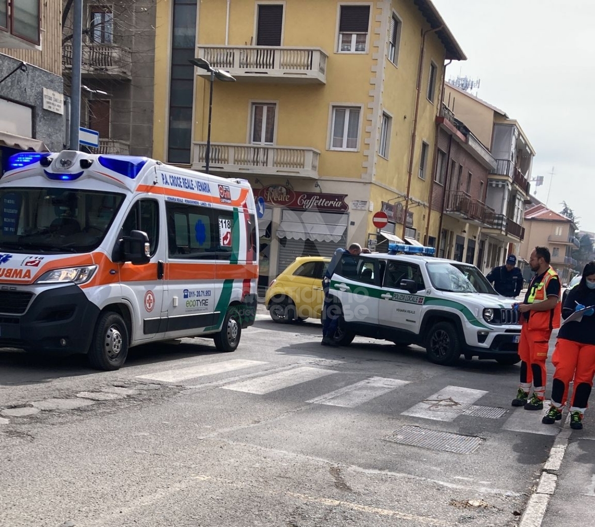 INCIDENTE A VENARIA - Scontro fra due auto tra via Zanellato e corso Matteotti - FOTO