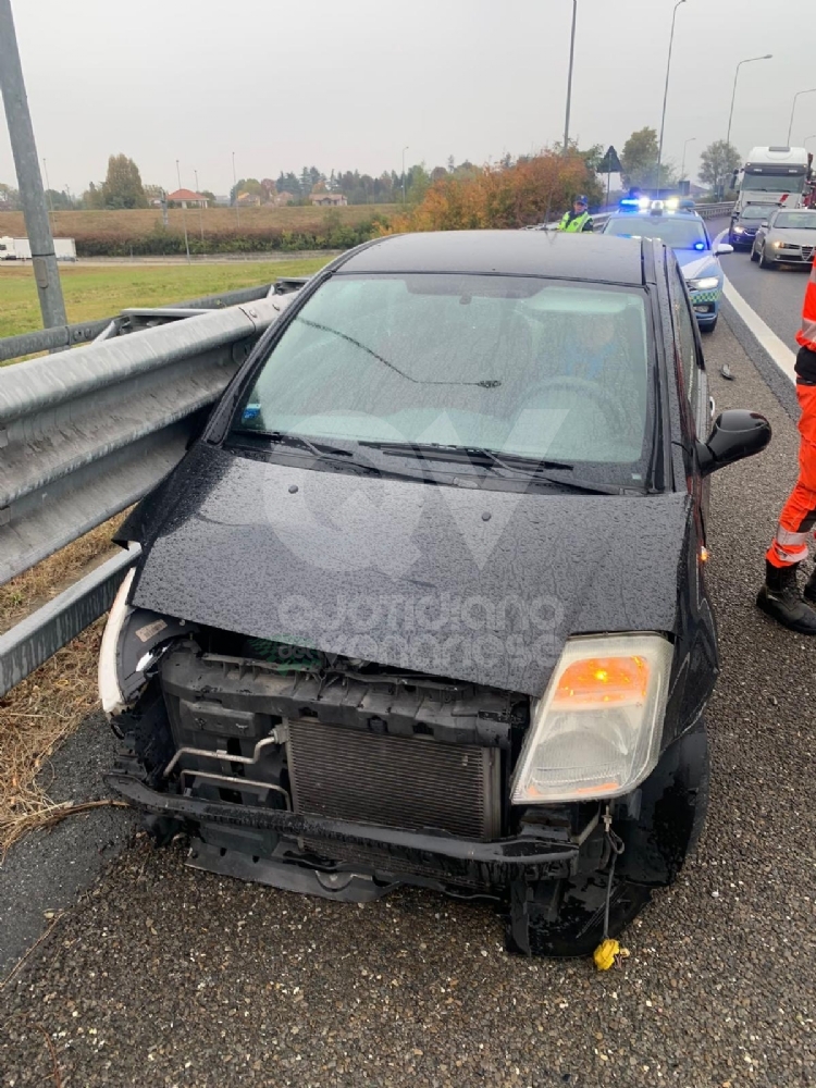 INCIDENTE IN TANGENZIALE A RIVOLI - Scontro fra due auto: feriti e forti disagi
