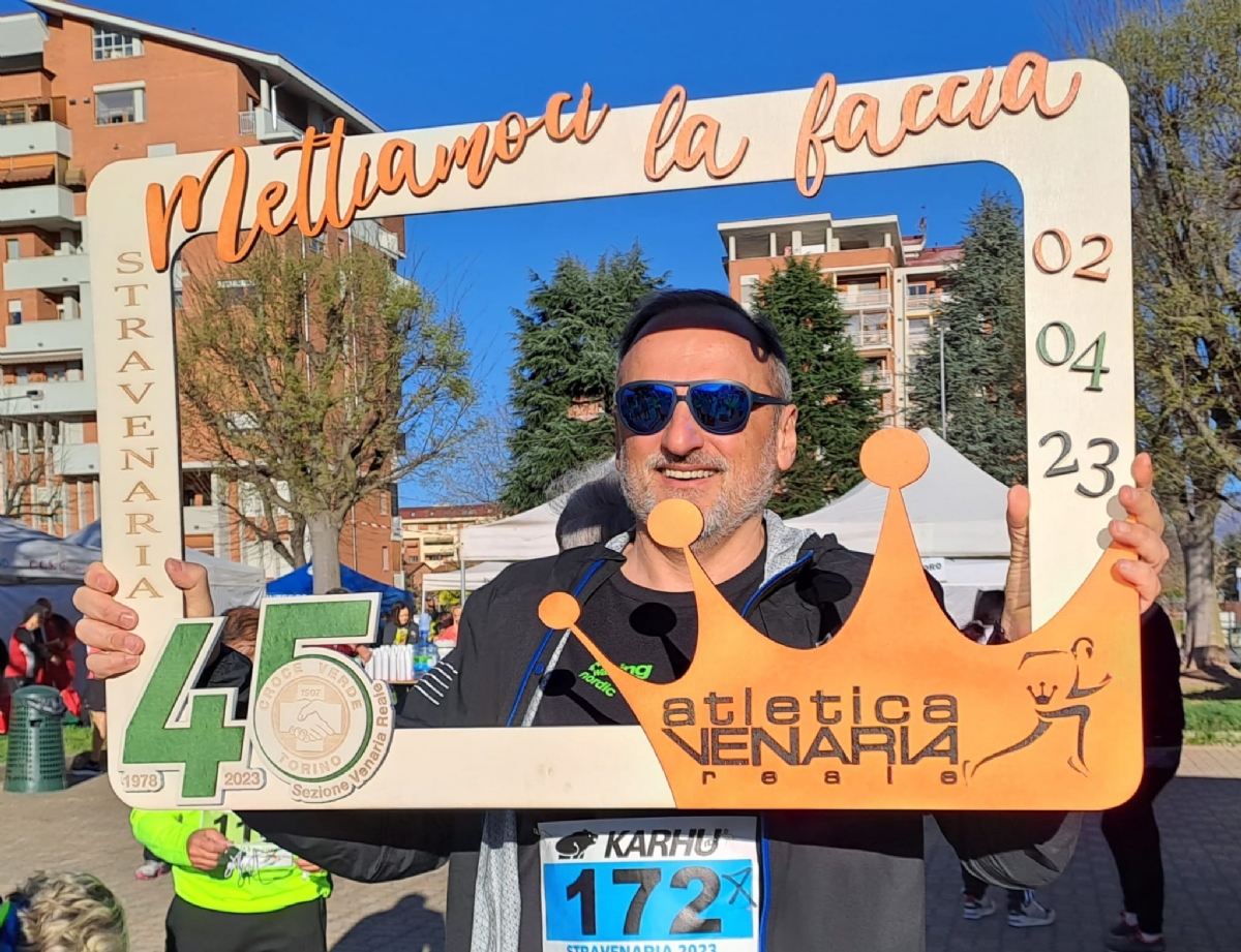 VENARIA - Una marea di gente per la «StraVenaria» e la «21 Reale» - FOTO E VIDEO
