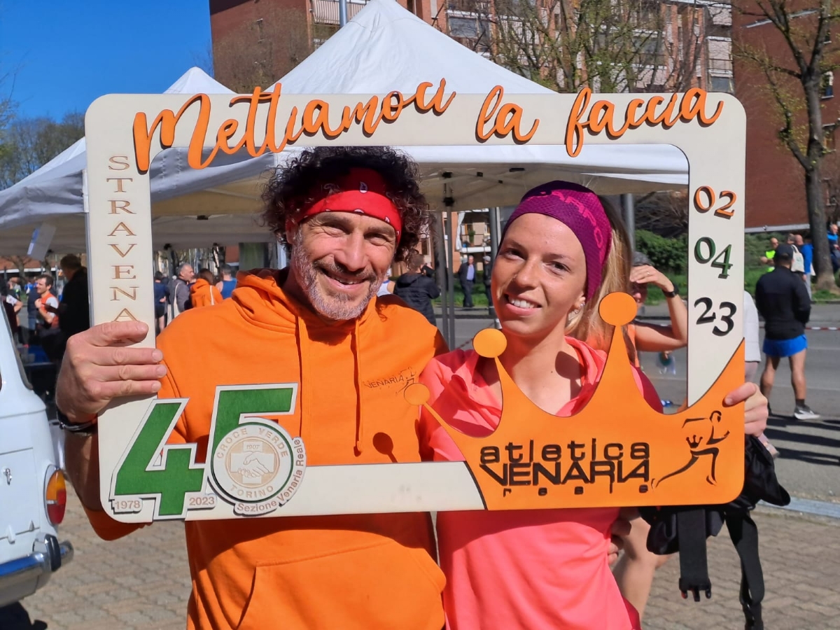 VENARIA - Una marea di gente per la «StraVenaria» e la «21 Reale» - FOTO E VIDEO