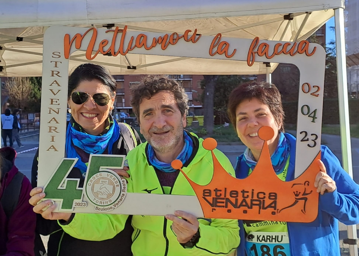 VENARIA - Una marea di gente per la «StraVenaria» e la «21 Reale» - FOTO E VIDEO