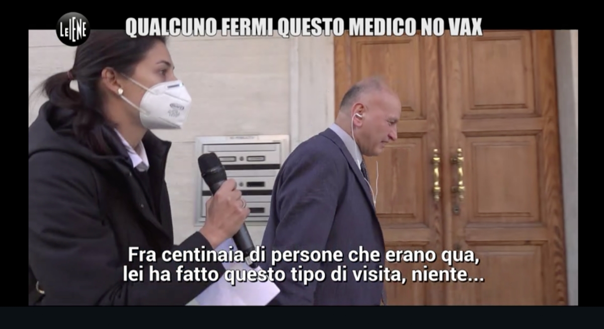 BORGARO - «Le Iene» nello studio del dottor Delicati: «Non mi curo di loro e vado avanti» - FOTO