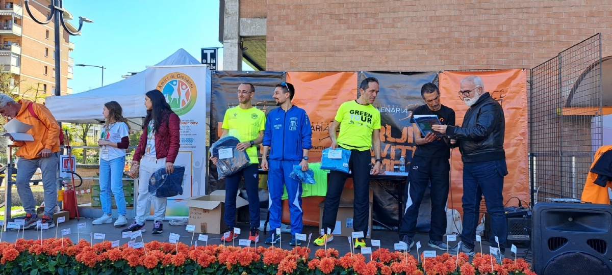 VENARIA - Una marea di gente per la «StraVenaria» e la «21 Reale» - FOTO E VIDEO