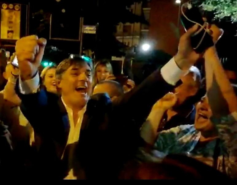 RIVOLI - Le prime parole di Tragaioli da sindaco: «Un risultato che passerà alla storia» - FOTO