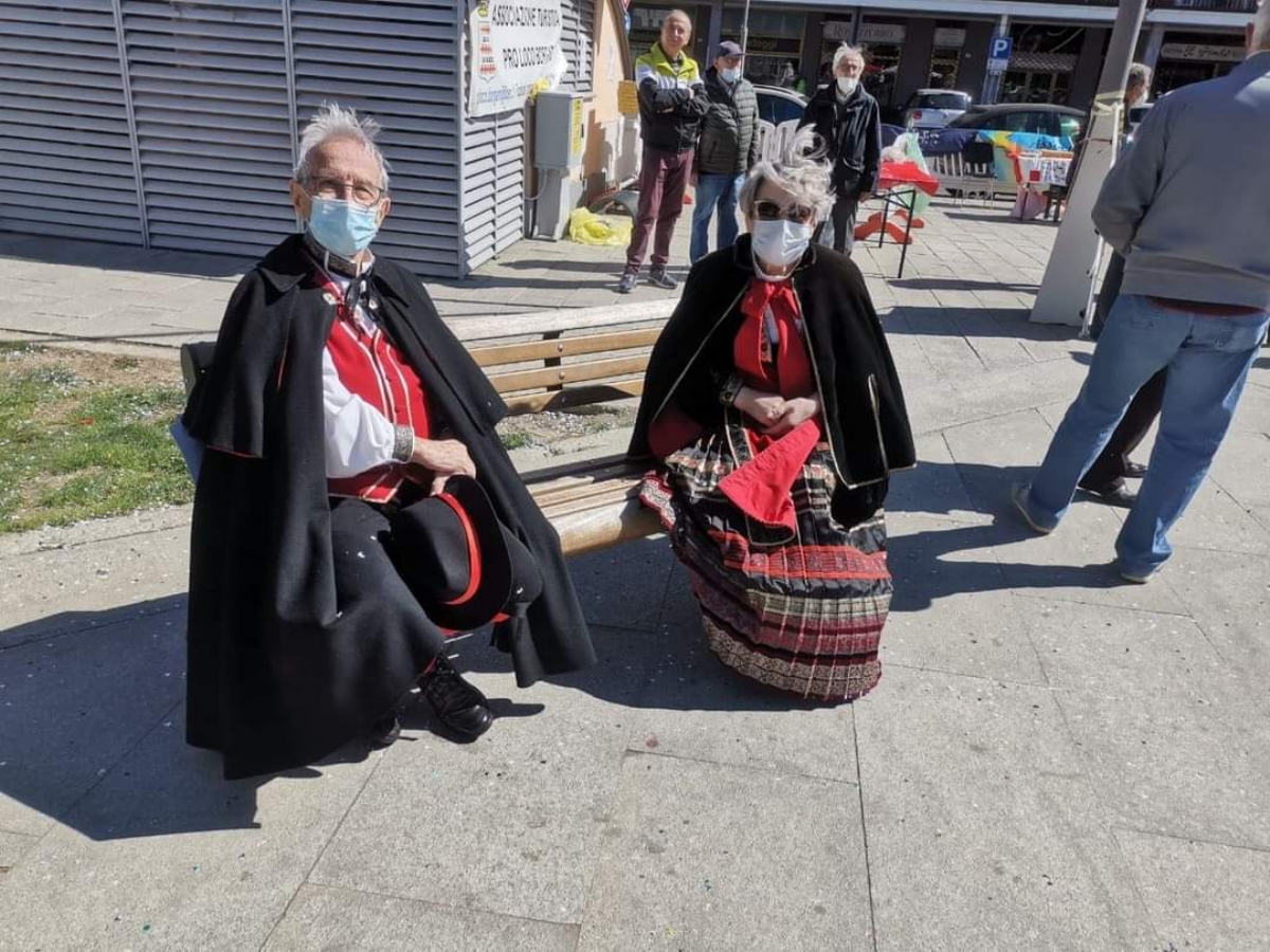 BORGARO - Tra Carnevale e Primavera, grande festa in piazza della Repubblica - FOTO