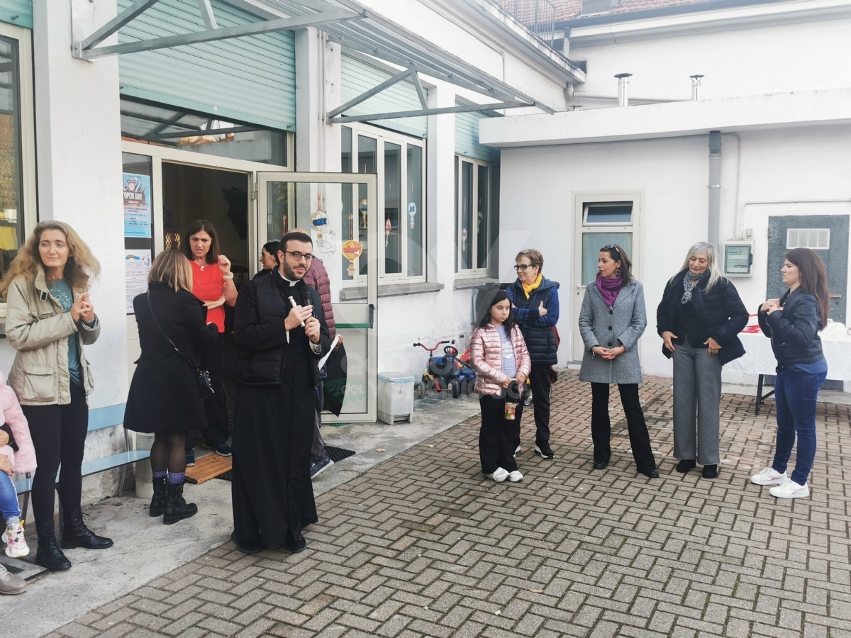 VENARIA - Le «Lanterne di San Martino»: protagonisti i bimbi dell'Asilo di Altessano - FOTO