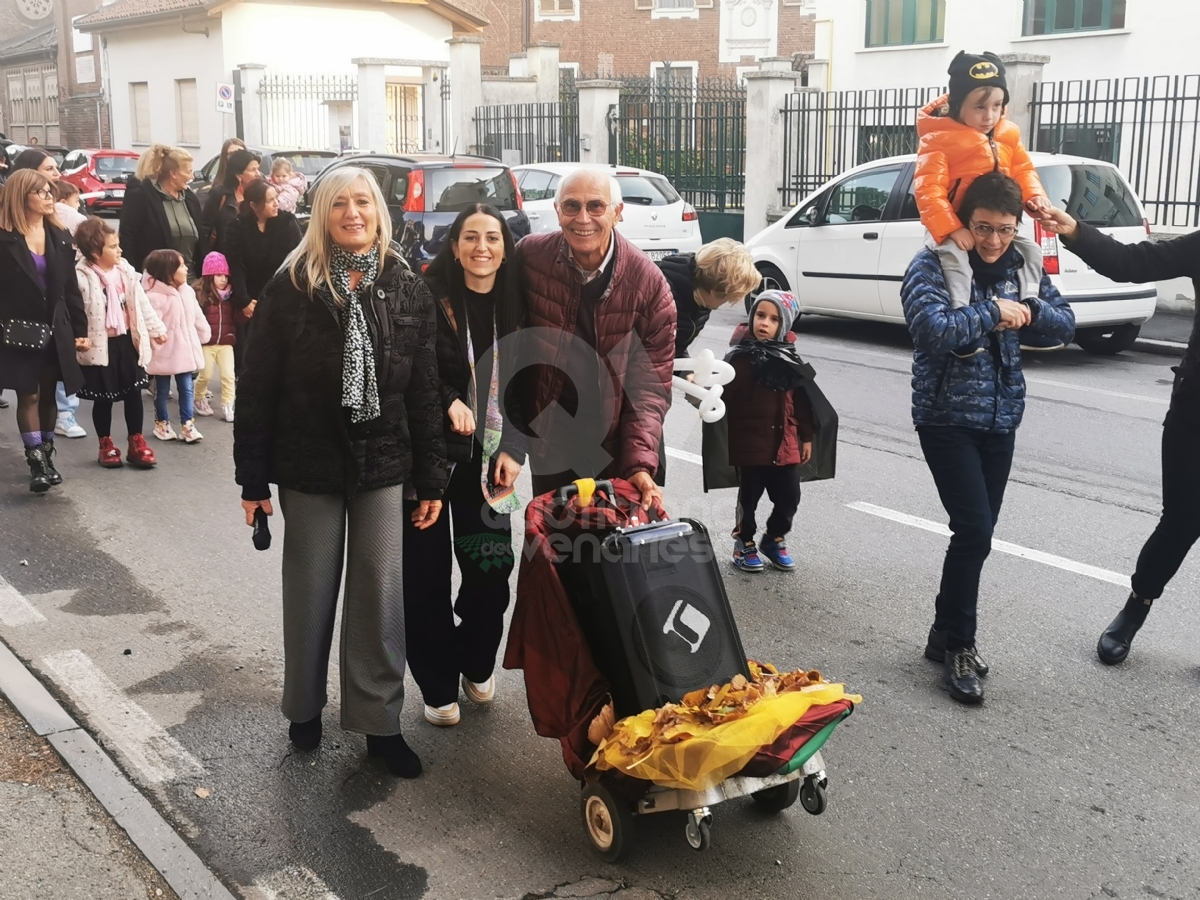 VENARIA - Le «Lanterne di San Martino»: protagonisti i bimbi dell'Asilo di Altessano - FOTO