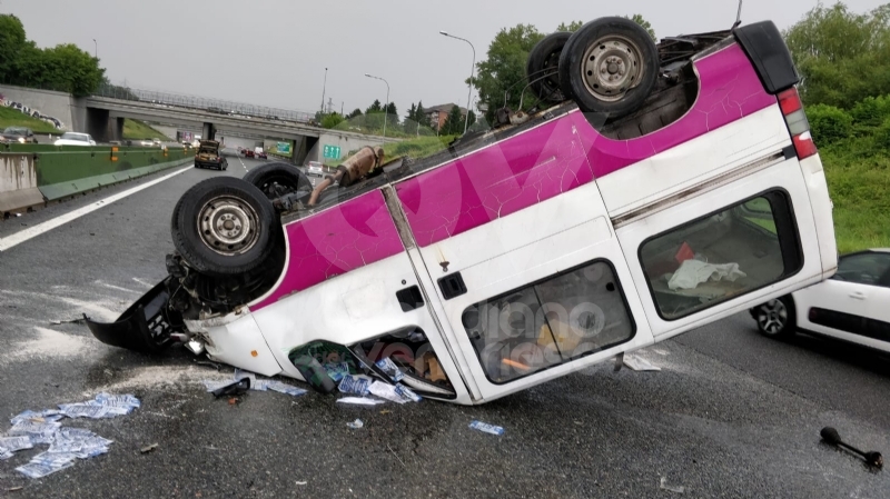 VENARIA REALE - Brutto incidente, tangenziale nord di Torino in tilt: due feriti al Maria Vittoria - FOTO