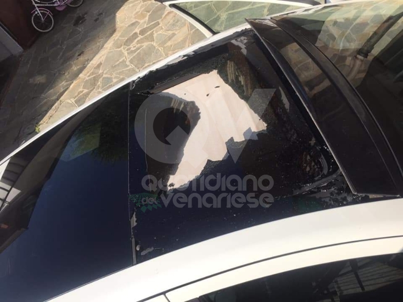 TORINO-BORGARO - Sassi contro una Fiat 500 in transito lungo la tangenziale: conducente ferito