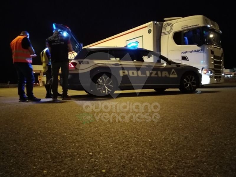 RIVOLI - Alimenti trasportati in tir troppo caldi: sequestrata una tonnellata di merce